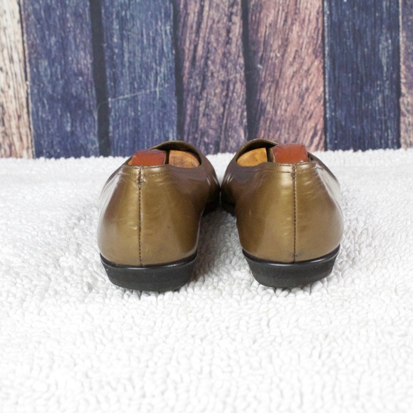 SALE! Salvatore Ferragamo Gold Bronze Flats Sz 9.5 - Picture 5 of 8